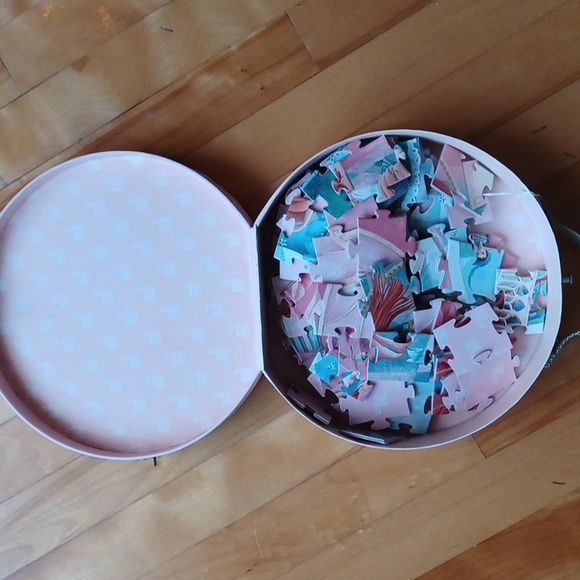 3/$20 Puzzle Princesse's secrets 5-8 years old - Picture 3 of 5